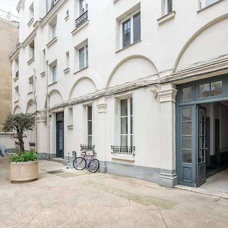 Flat Next Montparnasse- Rose Iii